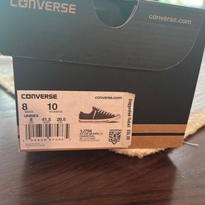 Converse size 10 women's / 8 mens unisex. Charcoal gray.  Barely worn.